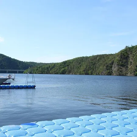Lod Na Slapech Botel Nebrich